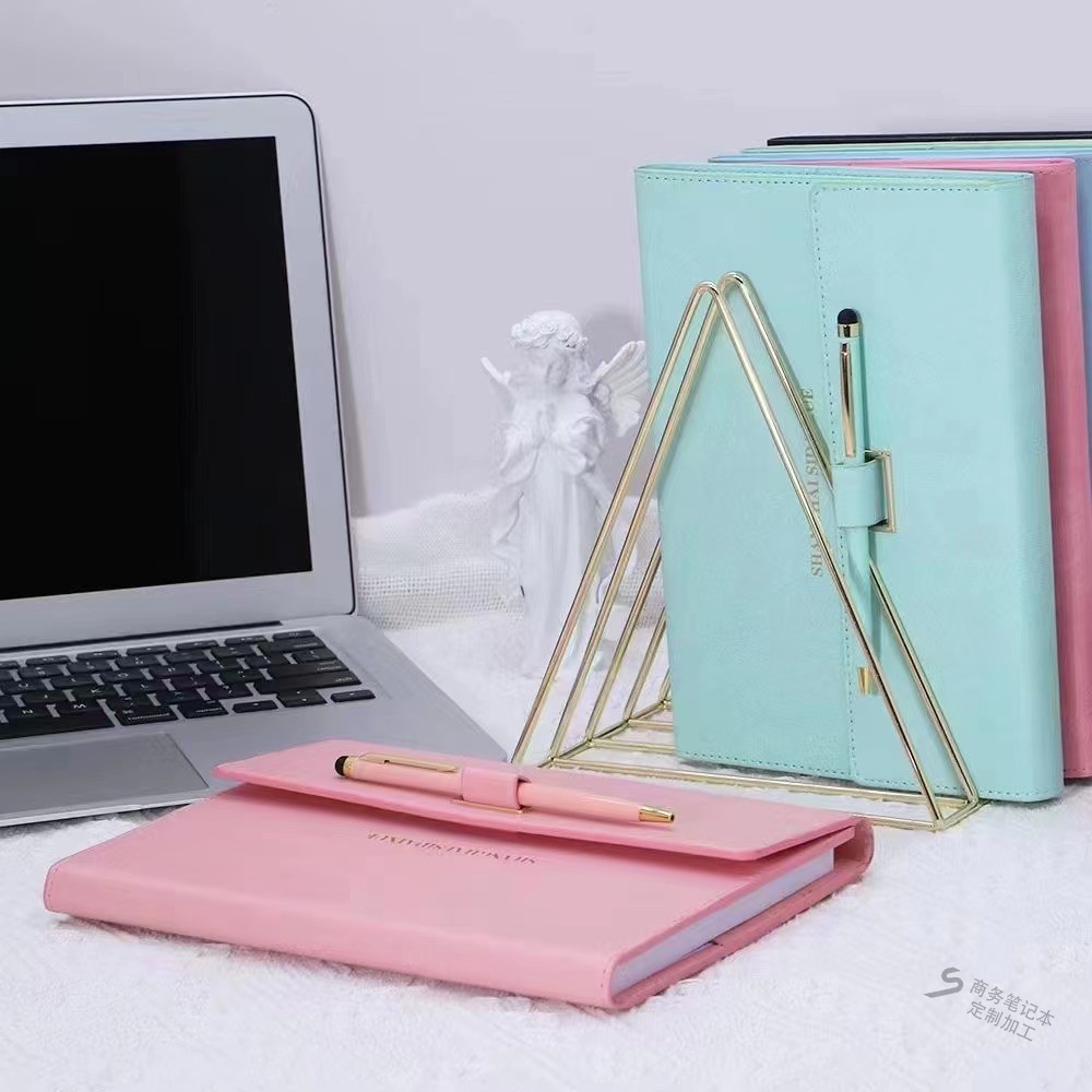 如何在筆記本定做的頁面設計中實現(xiàn)一體化的排版效果？